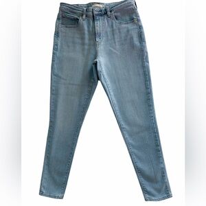 Levi 721 High Rise Skinny Light Blue Women’s Jeans